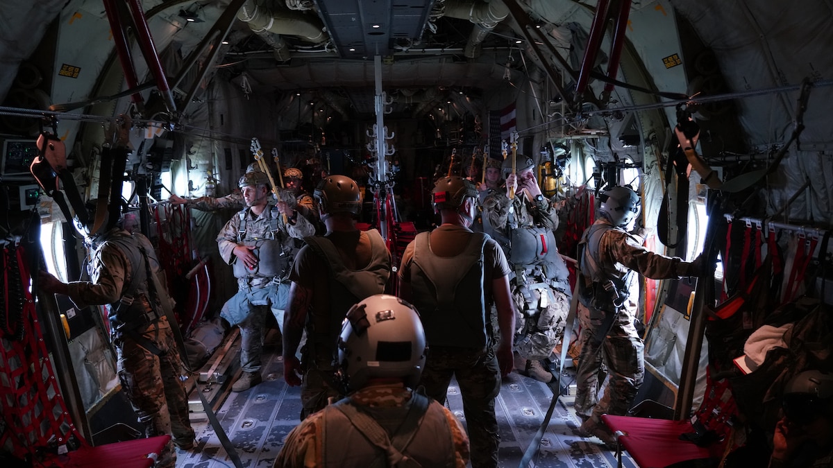 Flying Jennies provide airlift, airdrop during Voyager Shield