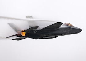 F-35 Demo Team shows appreciation for Oklahoma maintainers