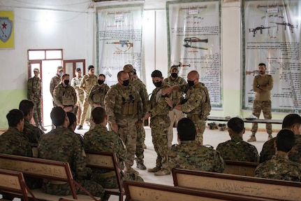 American and Syrian medics practice medical techniques.