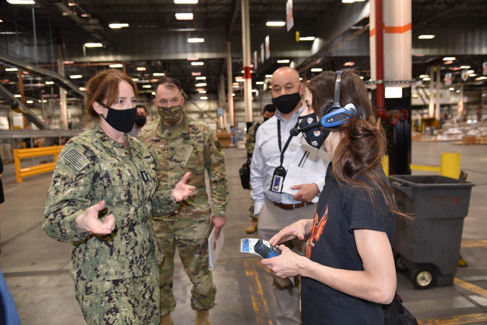 DLA Director visits DLA Distribution, thanks employees for COVID-19 support