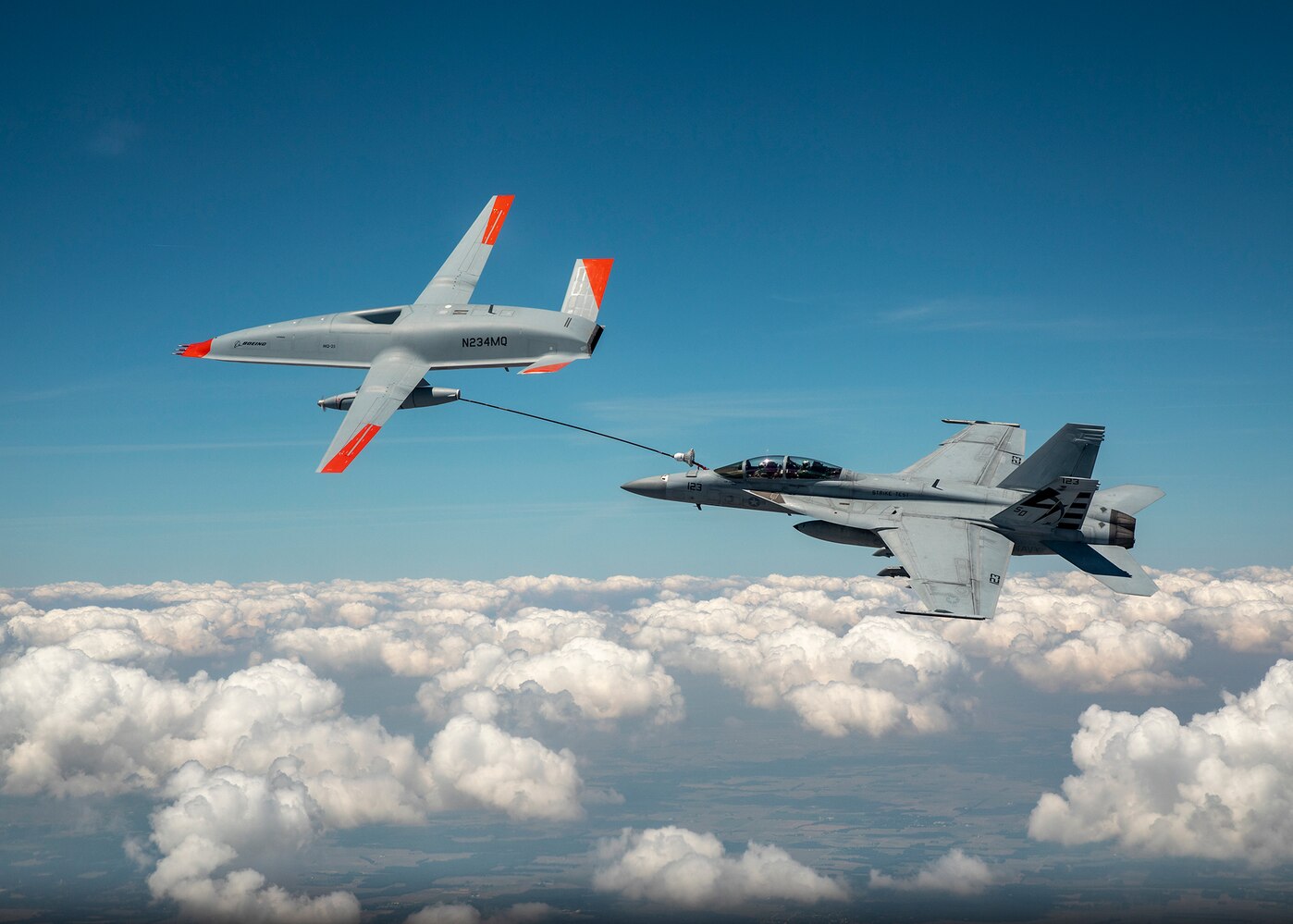 Boeing MQ-25 refueling an F/A-18