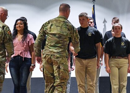 Maj. Gen. Todd Royar, the commander of the U.S. Army Aviation and
Missile Command, along with AMCOM Command Sgt. Major Mike Dove, met 31 future Soldiers June 7, 2021, on Redstone Arsenal, Ala.