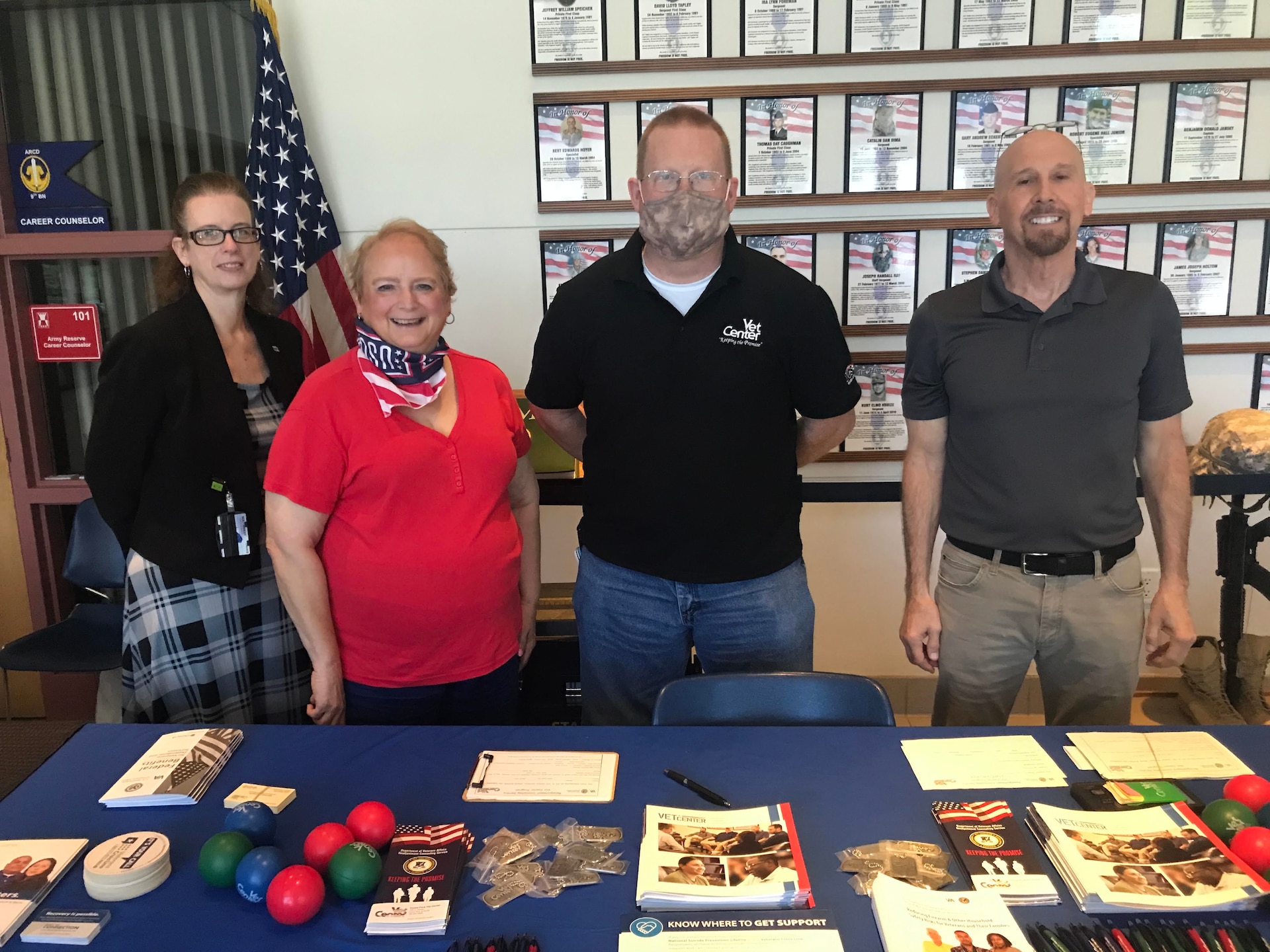 Soldiers attend resource fair at 416th Theater Engineer Command