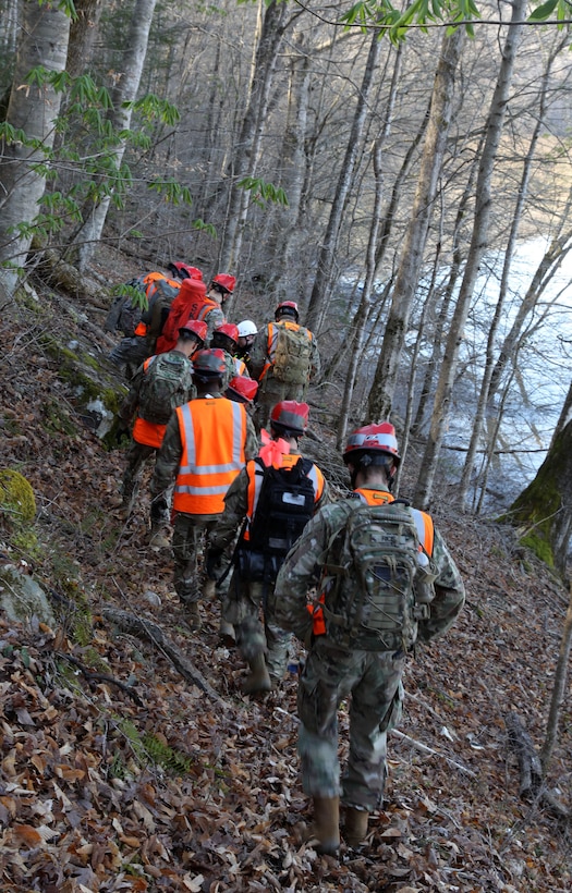 Kentucky National Guard's CERFP team work with the London-Laurel Rescue Squad