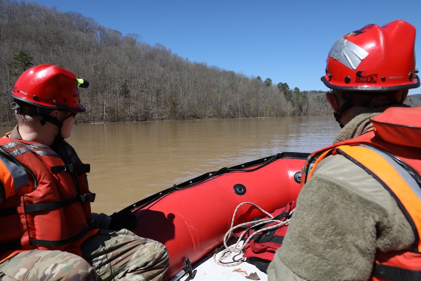 Kentucky National Guard Soldiers and Airmen along with several dozen members of the London-Laurel Rescue Squad and Laurel County Emergency Management