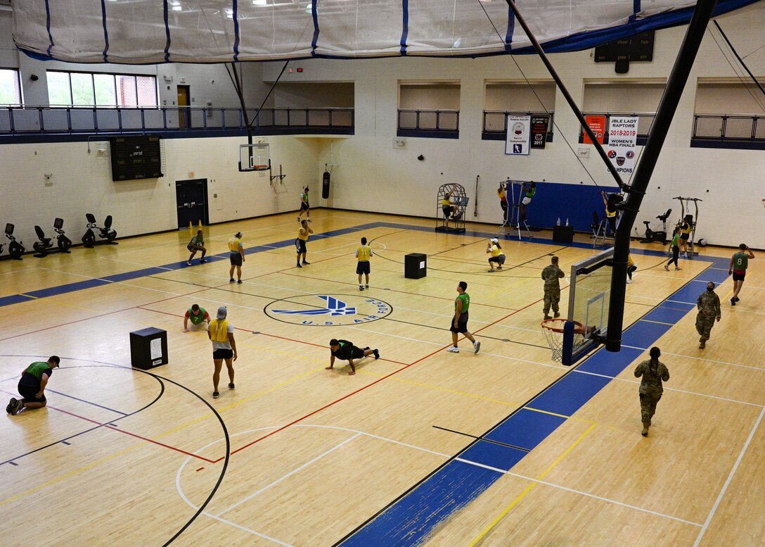 Servicemembers doing the Murph Challenge