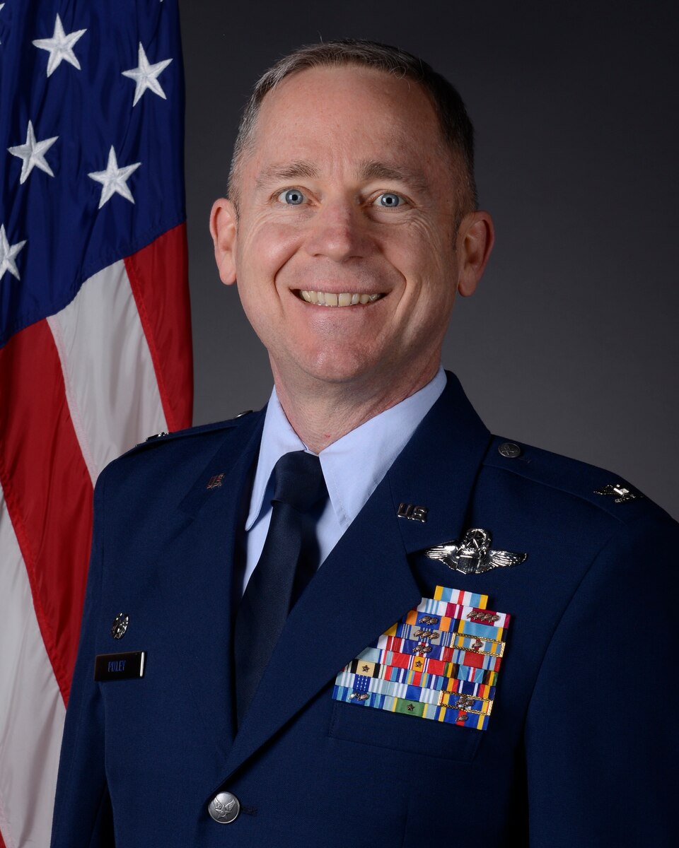Official photo of Col. Jeffrey Pixley
