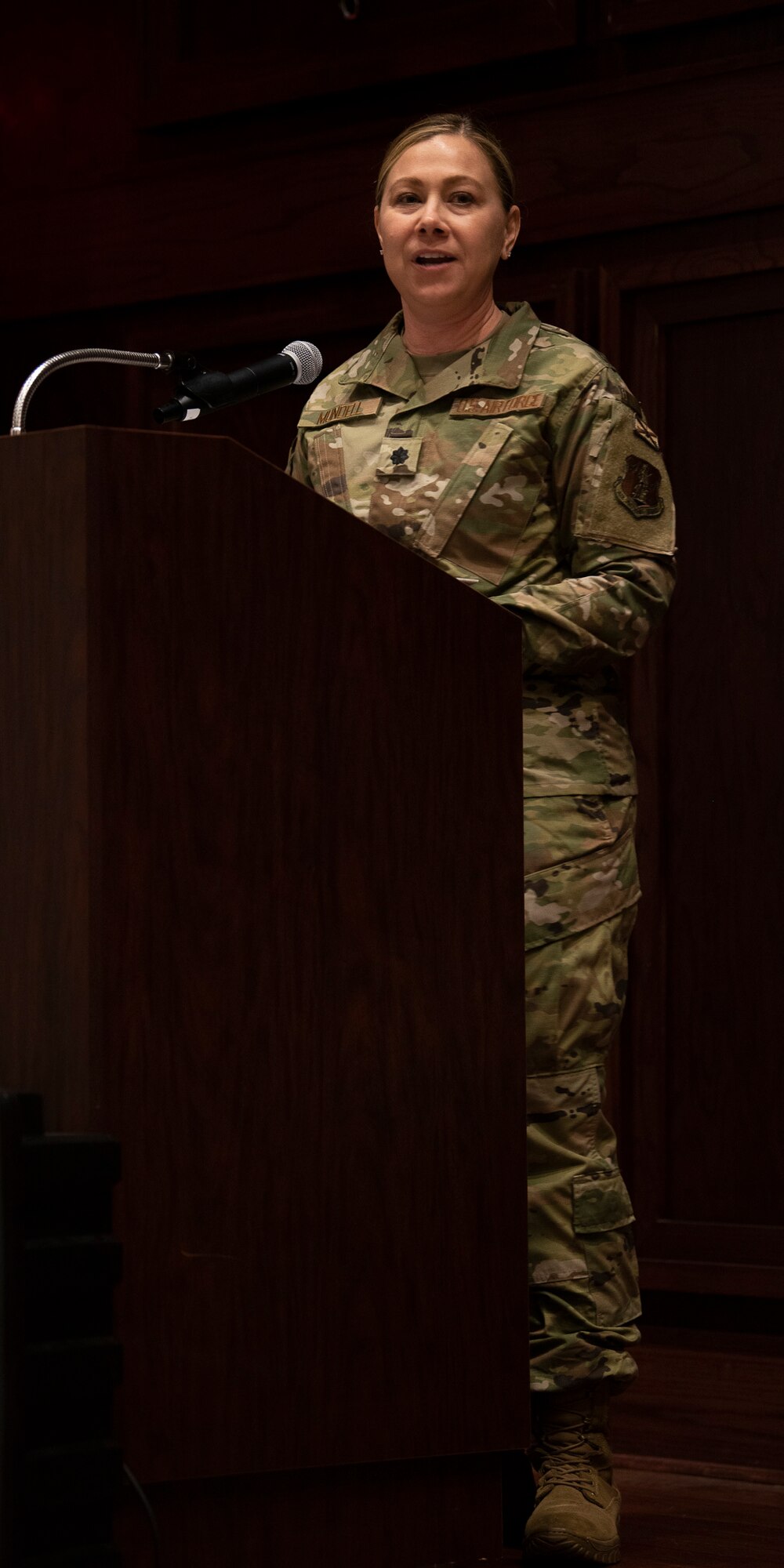 Lt. Col. Mundell delivers remarks following her assumption of command.