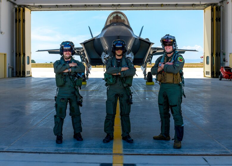 FS21 is an exercise that optimizes the integration between fourth-generation and fifth-generation aircraft.