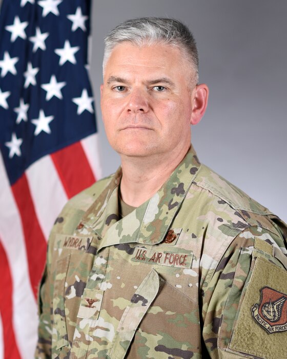 Official photo of Col. Todd Wydra