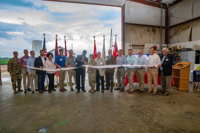 VICKSBURG, Miss. – The U.S. Department of Agriculture, Agricultural Research Service (USDA-ARS); U.S. Army Corps of Engineers (USACE) Mississippi Valley Division; and USACE Vicksburg District hosted a ribbon cutting ceremony for a pilot Groundwater Transfer and Injection Project near Shellmound, Mississippi, June 8.