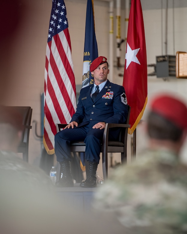 University of Louisville honors Kentucky Air Guardsmen during U of