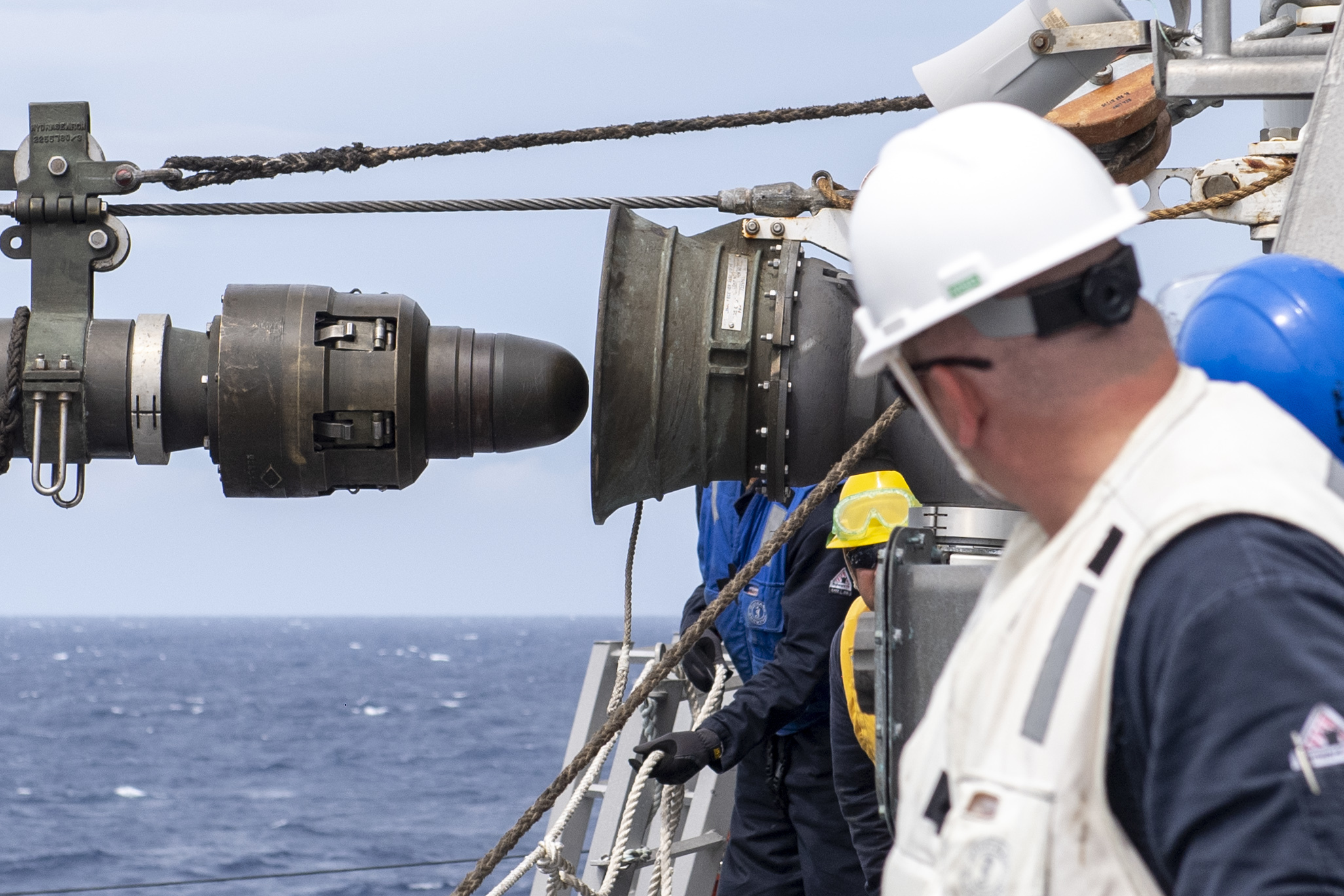 ailors observe the probe being seated from Henry J. Kaiser-class underway replenishment oiler USNS Pecos (T-AO 197) during a replenishment at sea aboard Independence-variant littoral combat ship USS Charleston (LCS 18).