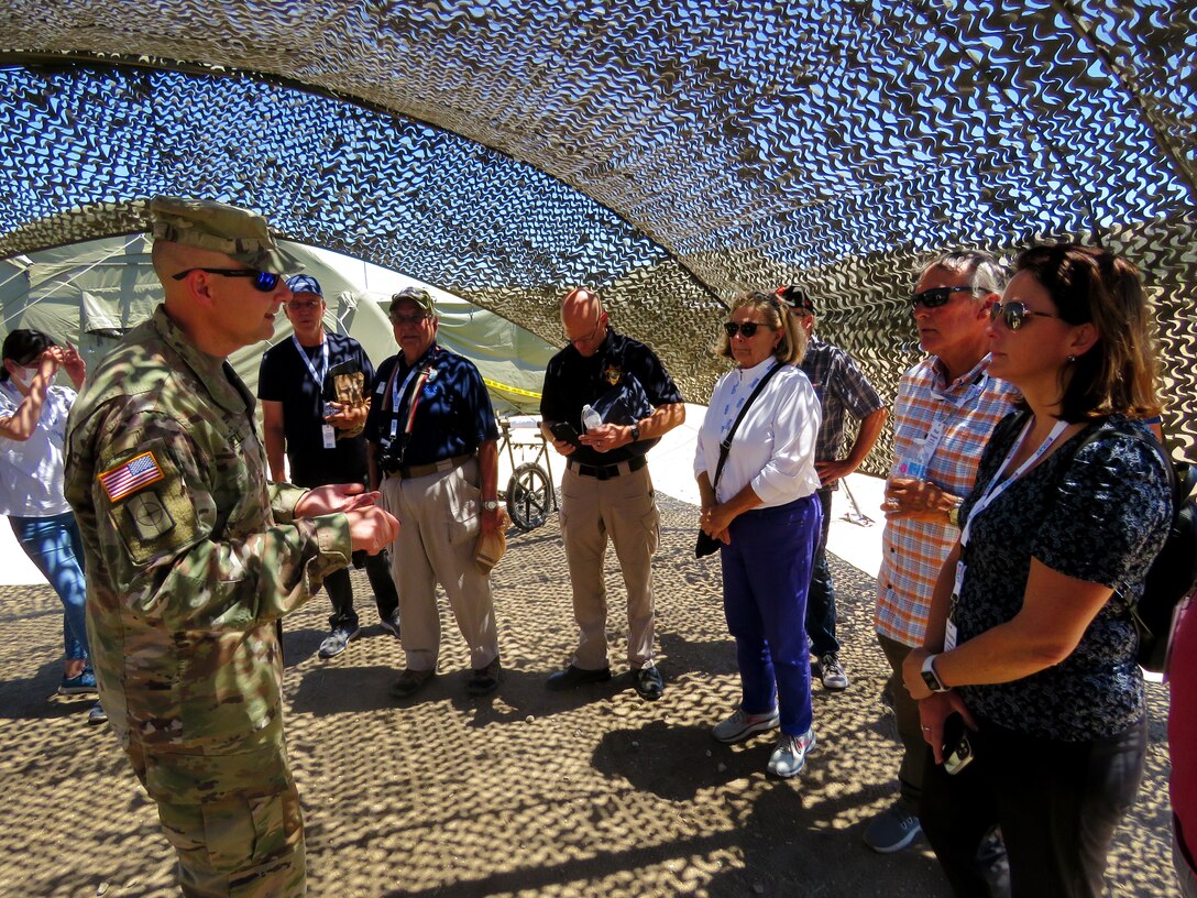 Boss Lift: Employers of reserve component Soldiers get a glimpse of Army training