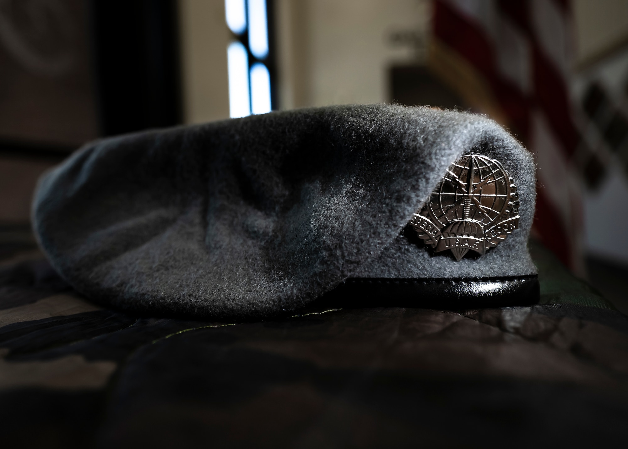 A gray Beret is displayed for the graduates of the first Special Warfare Training Wing, Special Reconnaissance Course at Pope Army Airfield, North Carolina.