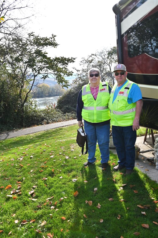 Shirley and Charles Reed, grounds maintenance volunteers for Lower Granite’s Clarkston Natural Resources Office, standing in front of their RV.