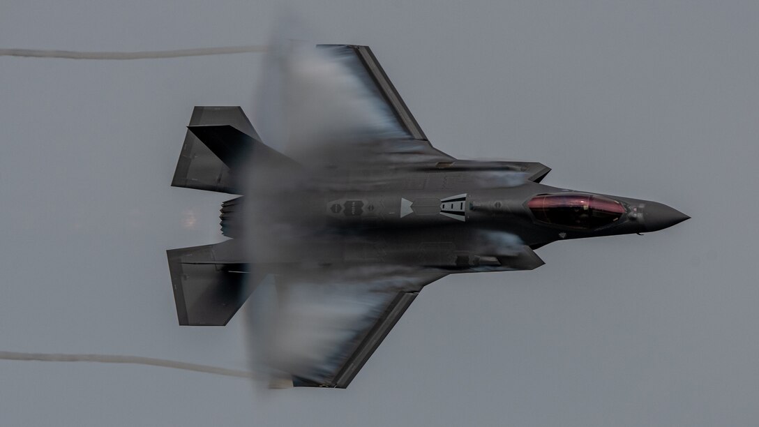 U.S. Air Force F35A Demonstration Team storms over Deke Slayton Airfest