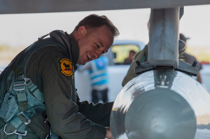 8th FS departs for dissimilar air combat training