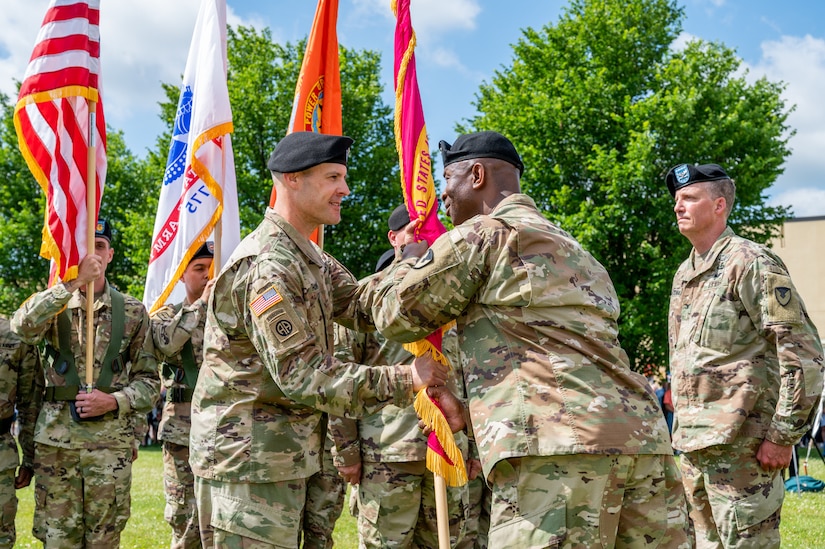 Photo of Col. Daniel Horn assuming command of Tobyhanna Army Depot.