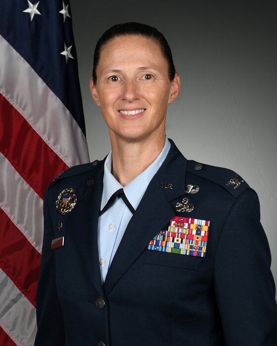 Col. Lindsay Droz official photo