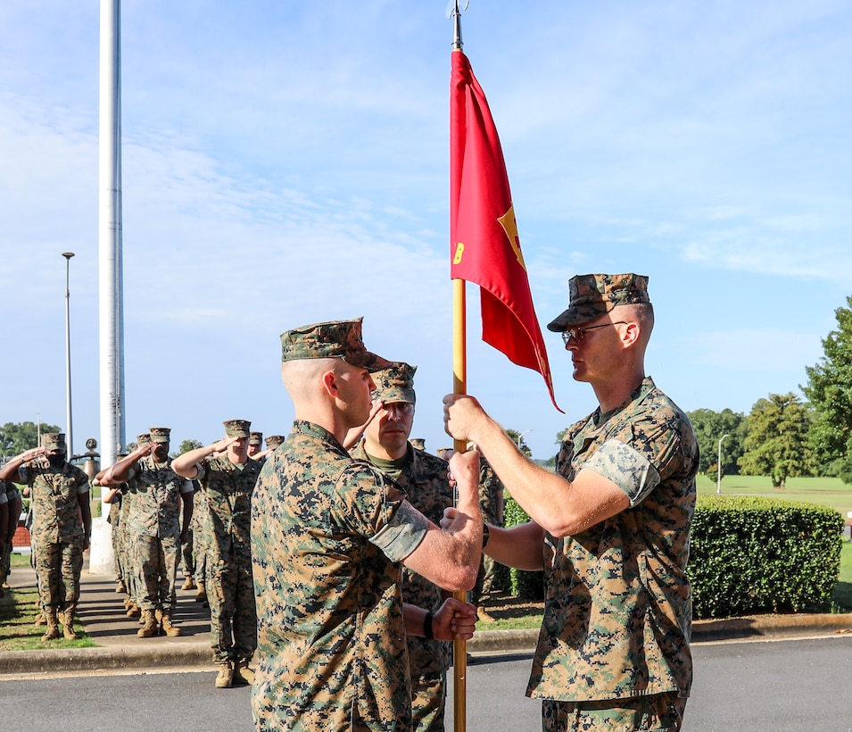 Headquarters and Support Company aboard Marine Corps Logistics Base Albany held a change of command ceremony, June 29.  Capt. Charles McKenna, deputy facilities maintenance officer, relinquished command to Capt. John Johnson, service support branch officer. 

#semperfi
#oorah