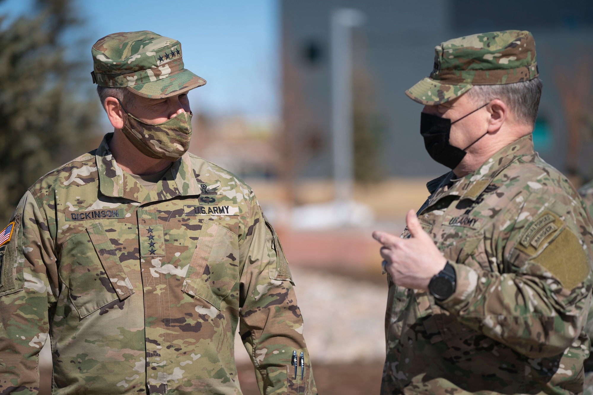 general receives briefing