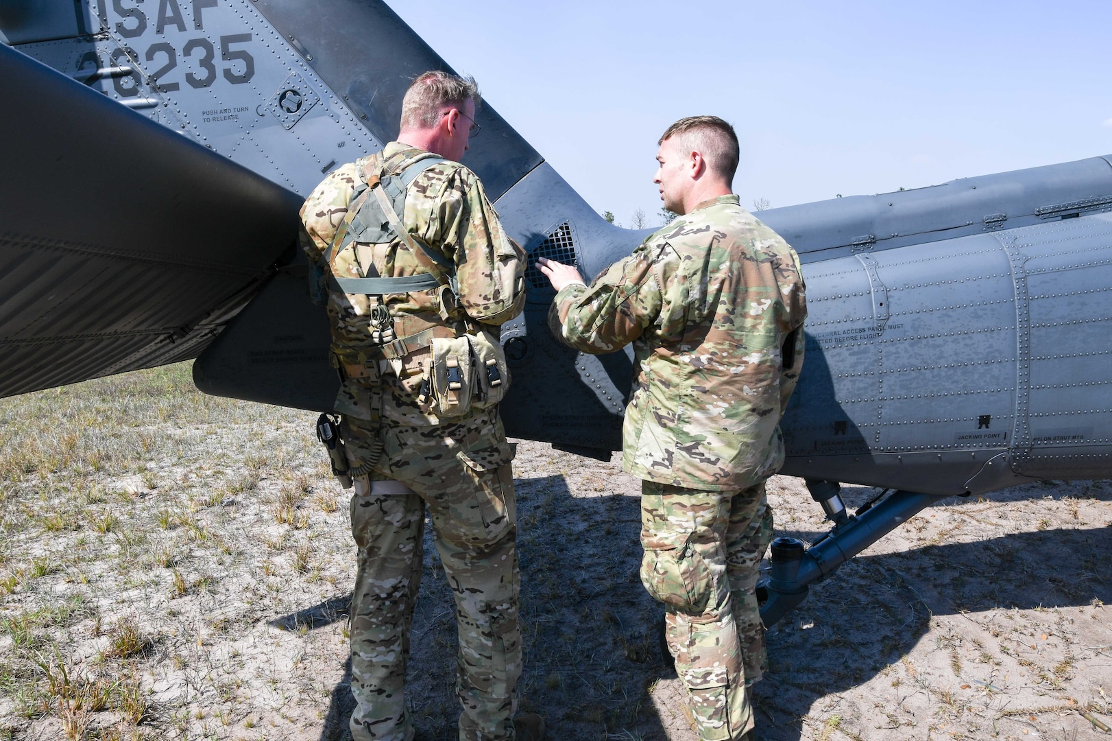 Tandem jump makes wing history