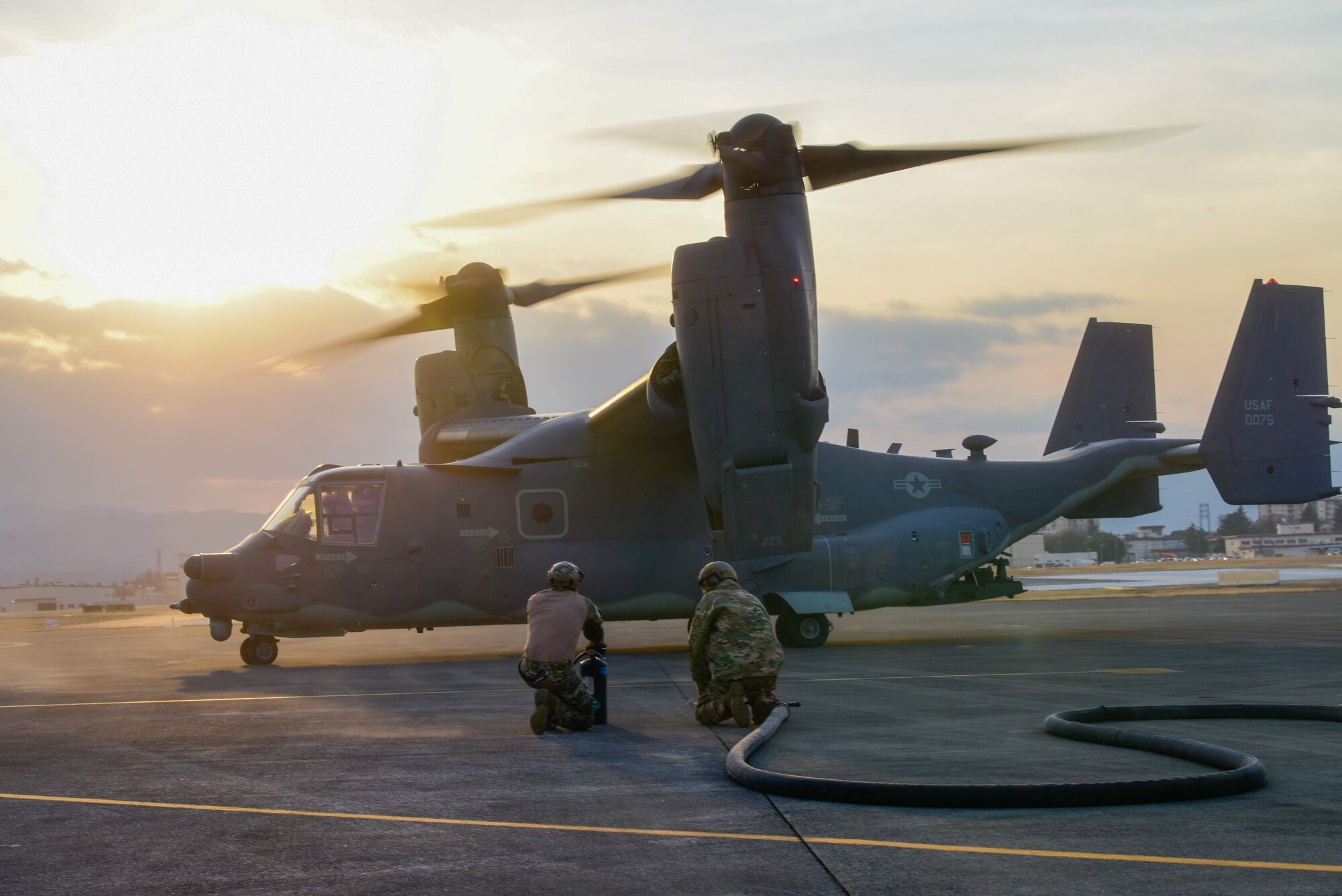 Kadena, Yokota Airmen  enhance aircraft expertise together