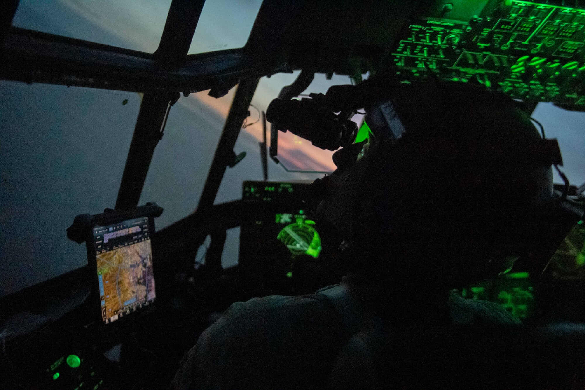 Kadena, Yokota Airmen enhance aircraft expertise together