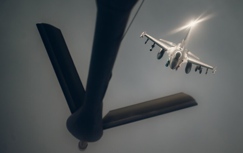 350th EARS provides fuel to F-16s