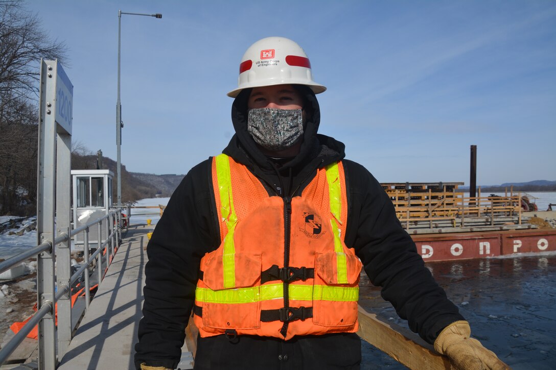 Tow rail repairs ongoing at Lock and Dam