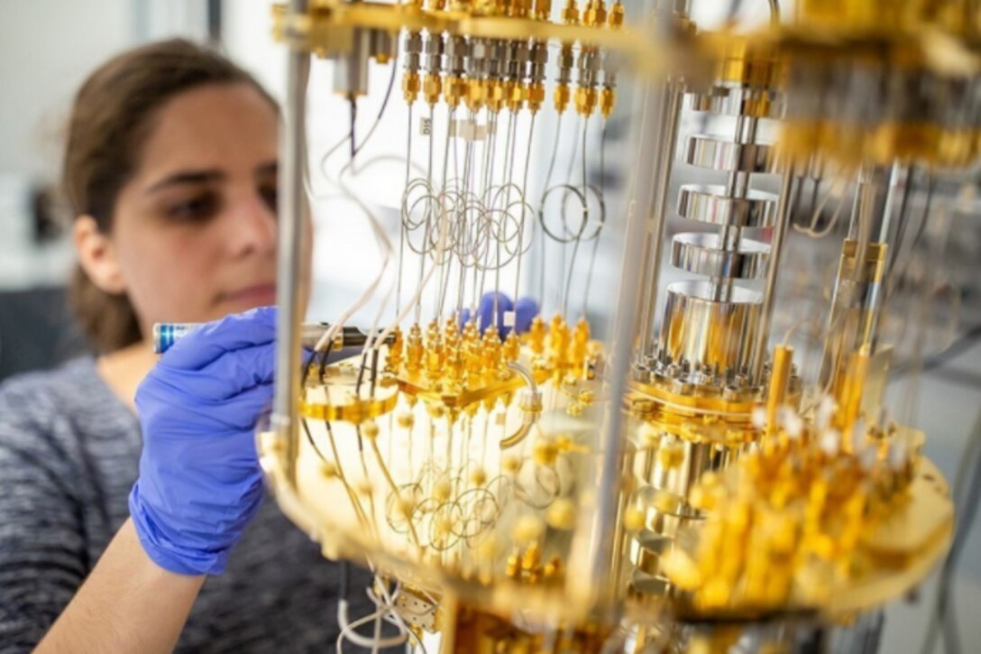 A woman works in a laboratory.