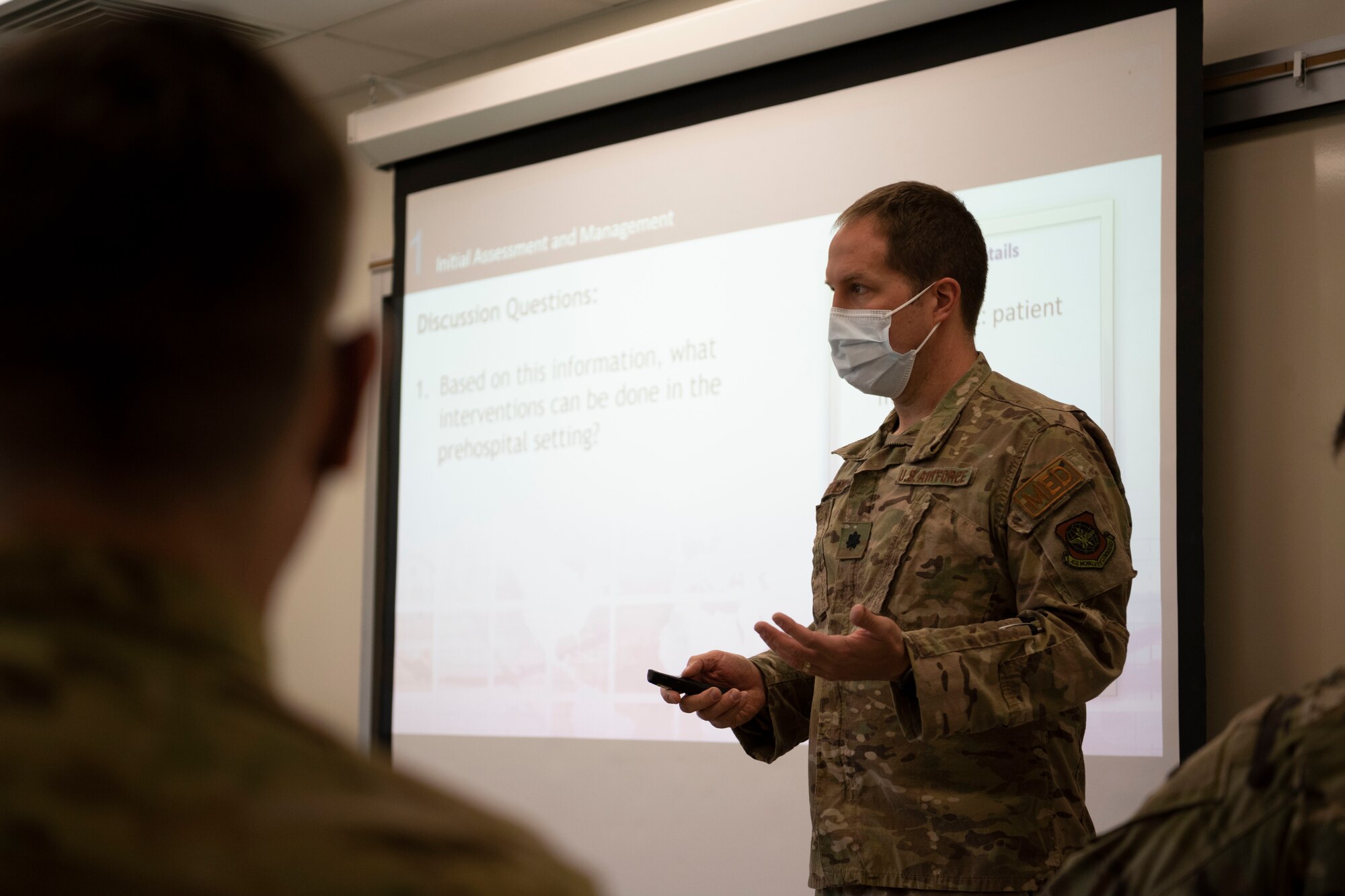 U.S. Air Force Lt. Col. Brent Feldt, 60th Surgical Operations Squadron, chief of head and neck surgery and course director of Advanced Trauma Life Support, leads a discussion March 3, 2021, Travis Air Force Base, California. Nine service members participated in an ATLS training course at David Grant USAF Medical Center. ATLS equips different specialties in the medical field with the skills to treat traumatic injuries. (U.S. Air Force photo by Airman 1st Class Alexander Merchak)
