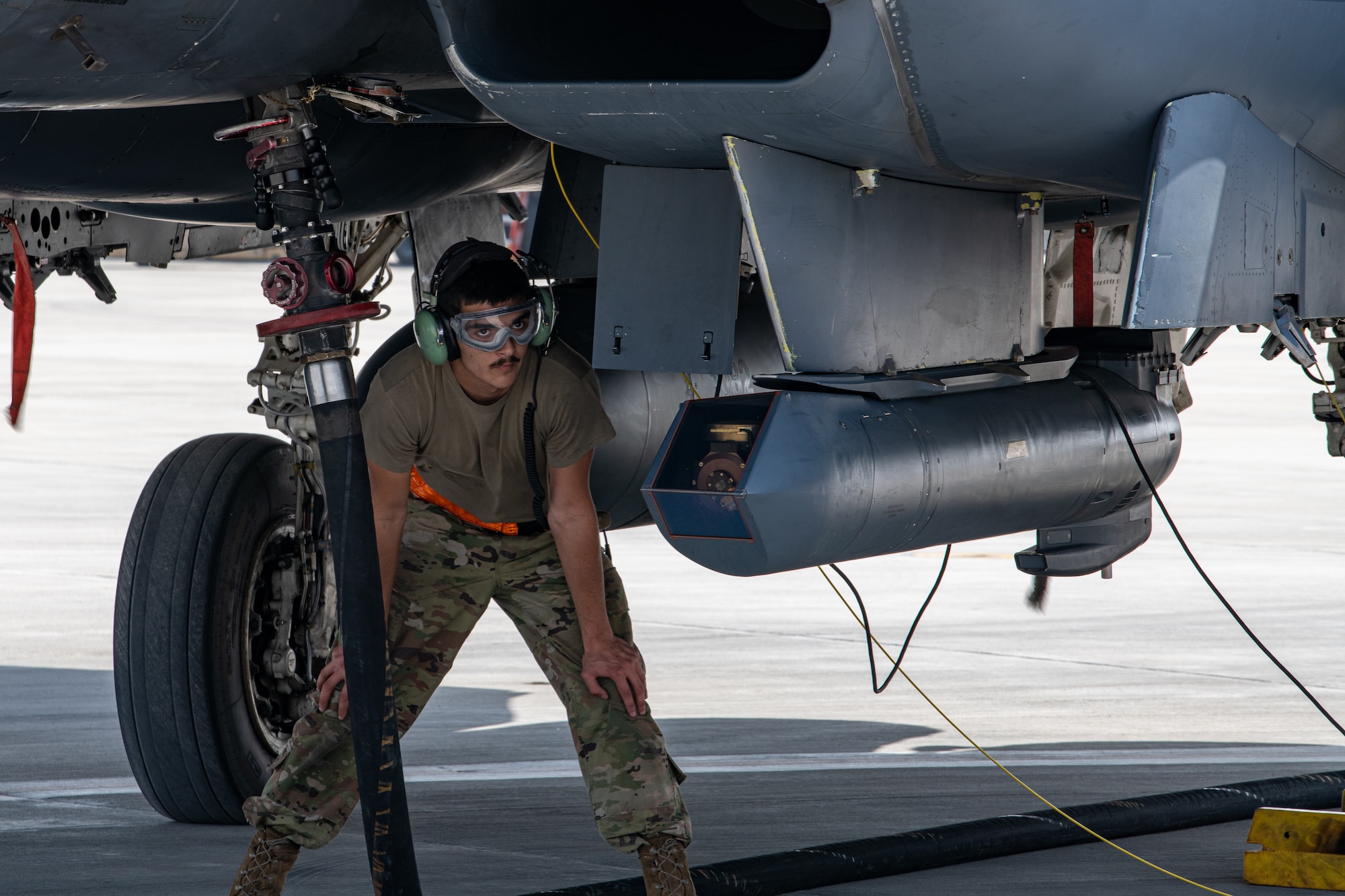 airman refueling plane