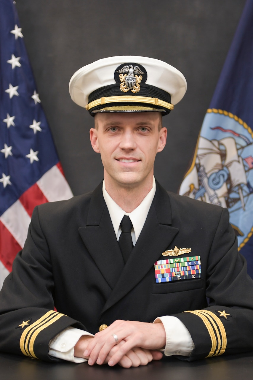 Studio portrait of Cmdr. Graig T. Diefenderfer