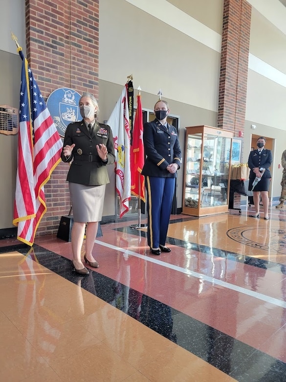 Army Reserve general officers share best practices with UNG cadets