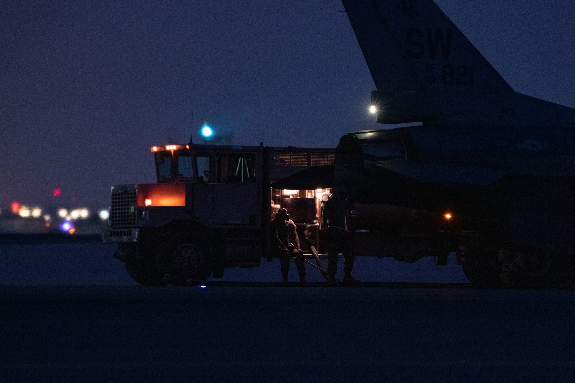 F-16 being refueled