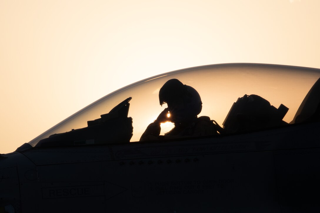 F-16 being refueled