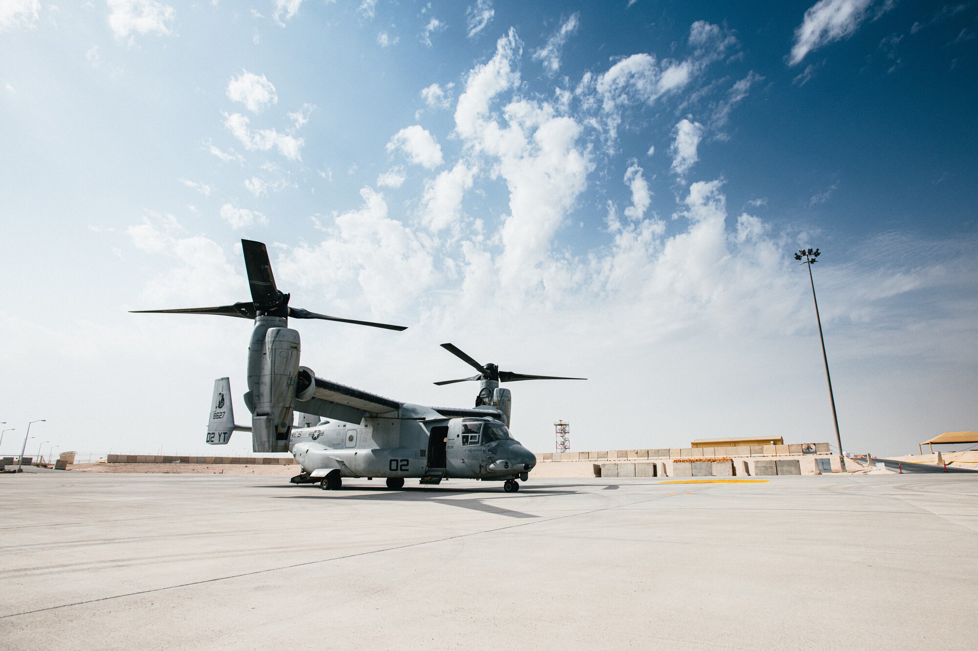 MV-22 refuels