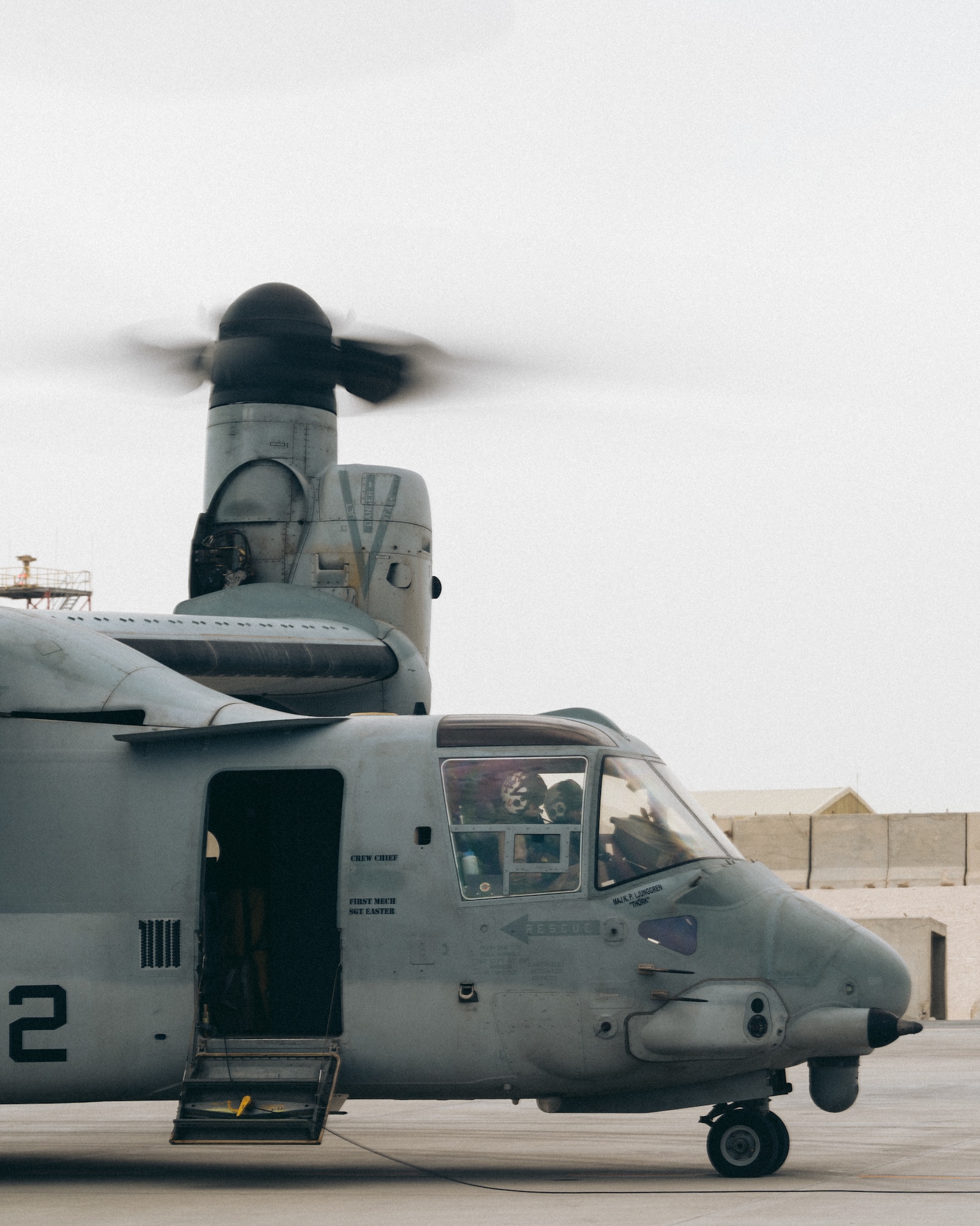 MV-22 refuels