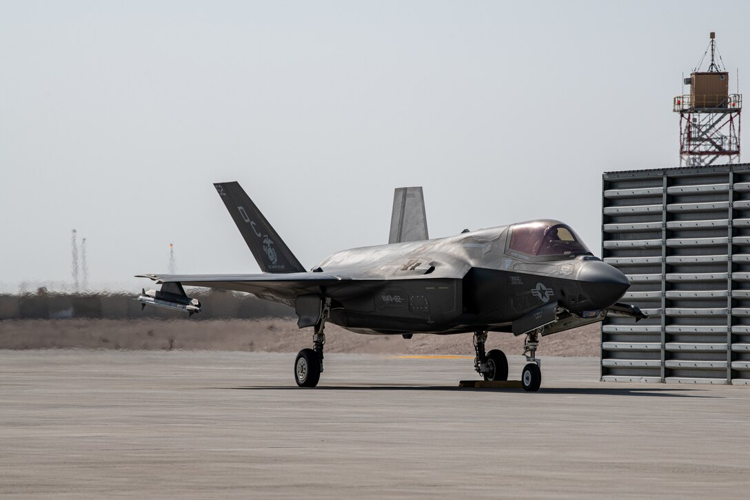 F-35 Lightning II preps for takeoff