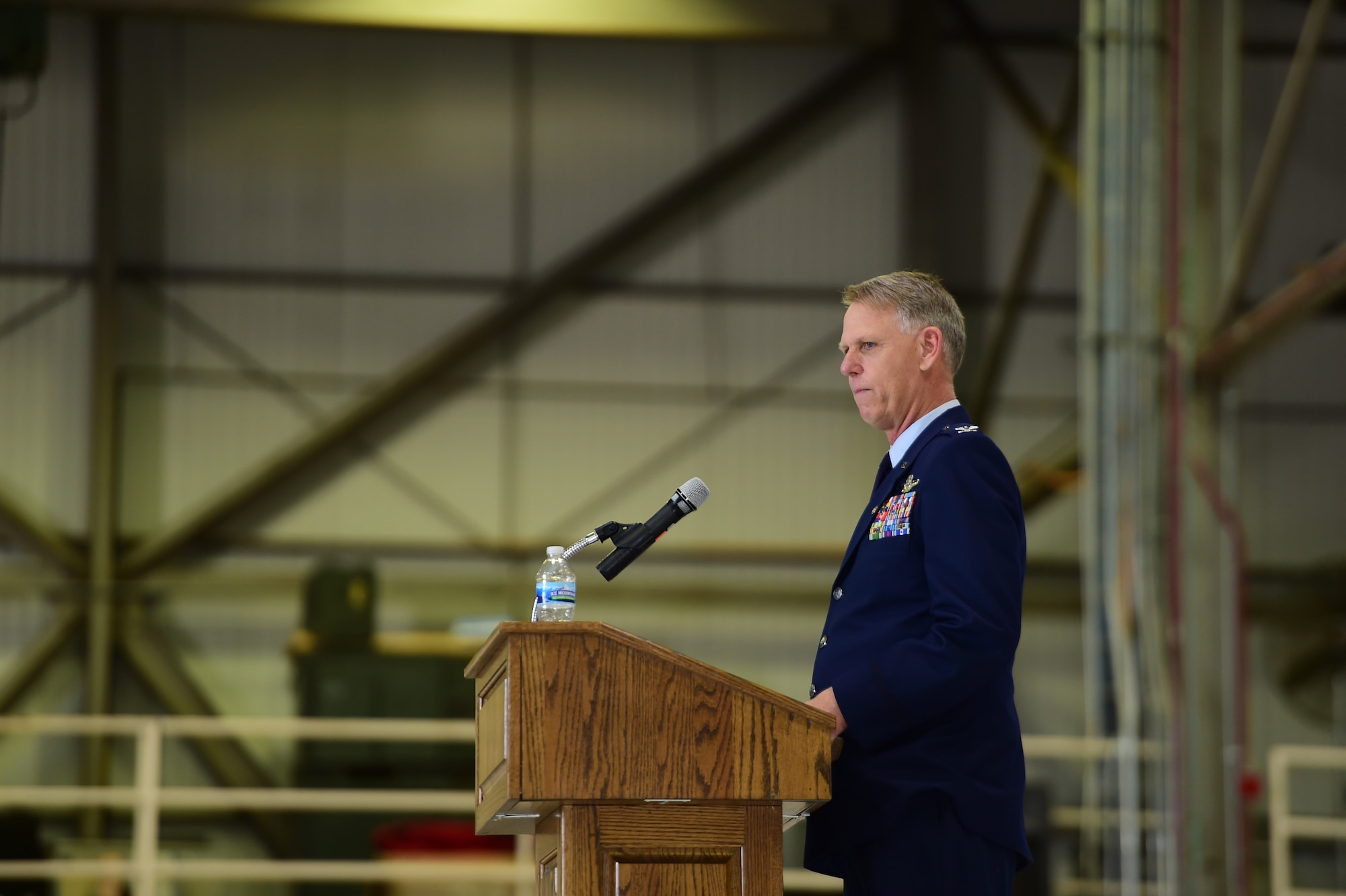 Grissom bids farewell to Col. Larry Shaw