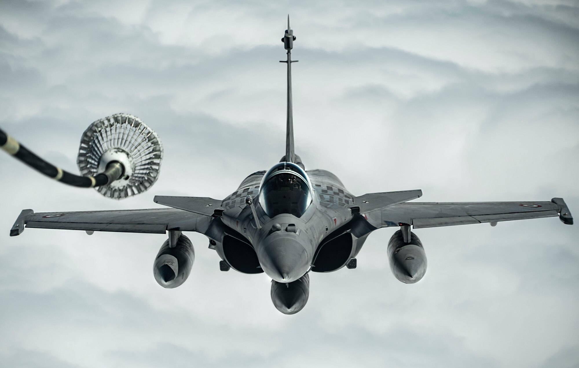 Rafales flying and being refueled