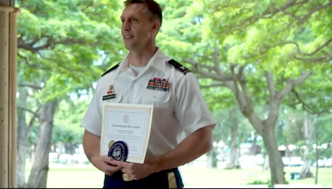 9th MSC receives Good Neighbor Environmental Hero Award - Soldiers serve the community