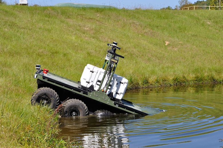 A U.S. Army Engineer Research and Development Center (ERDC) prototype site characterization vehicle demonstrates its amphibious capabilities during testing at the ERDC Levee Breach Model in Vicksburg, Mississippi, Oct. 7, 2020. (U.S. Army Corps of Engineers photo)