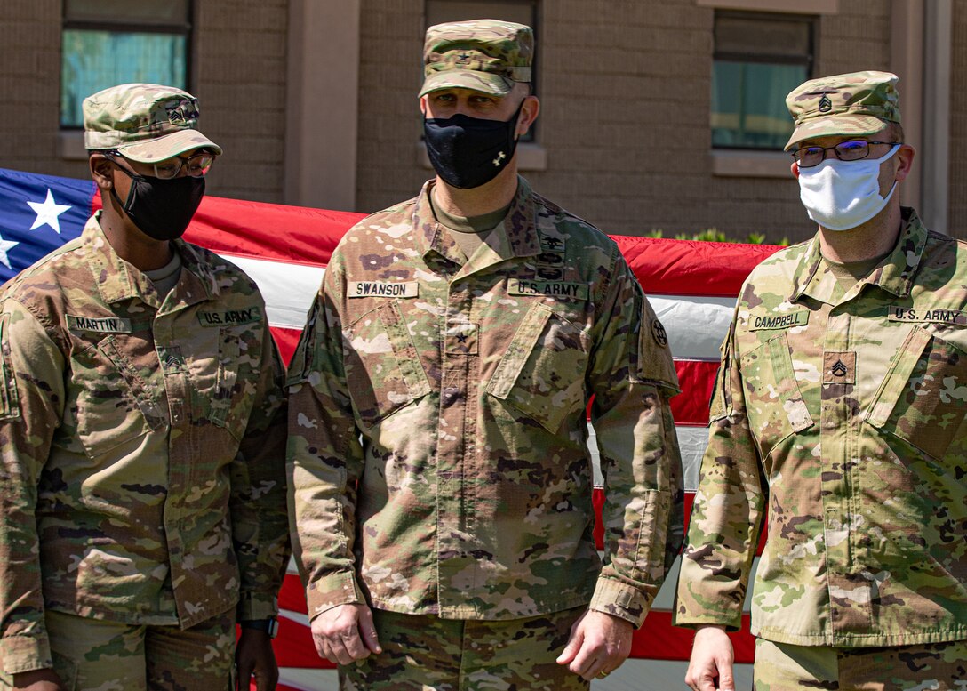 Brig. Gen. Swanson reenlists Soldiers deployed to Camp Arifjan, Kuwait