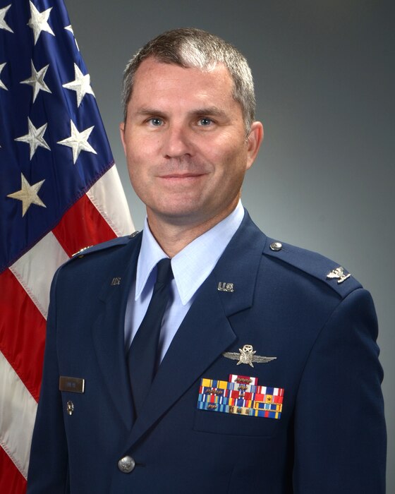 Official biography photo: Col. Harold Linnean.