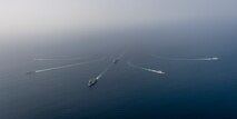 La mission CLEMENCEAU 21 est composée de plusieurs phases. La deuxième phase initiale en mer Rouge, océan Indien et Golfe arabo-persique permet aux escorteurs français Frégate de défense aérienne (FDA) Chevalier Paul, Frégate multi-missions (FREMM) Provence, Bâtiment de commandement et de ravitaillement (BCR) Var et allié (frégate belge Léopold 1er) d’assurer la présence française dans des zones stratégiques, de contribuer à l’appréciation autonome de situation et de lutter contre le terrorisme isl © Marine nationale / Défense
