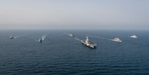 La mission CLEMENCEAU 21 est composée de plusieurs phases. La deuxième phase initiale en mer Rouge, océan Indien et Golfe arabo-persique permet aux escorteurs français Frégate de défense aérienne (FDA) Chevalier Paul, Frégate multi-missions (FREMM) Provence, Bâtiment de commandement et de ravitaillement (BCR) Var et allié (frégate belge Léopold 1er) d’assurer la présence française dans des zones stratégiques, de contribuer à l’appréciation autonome de situation et de lutter contre le terrorisme isl © Marine nationale / Défense