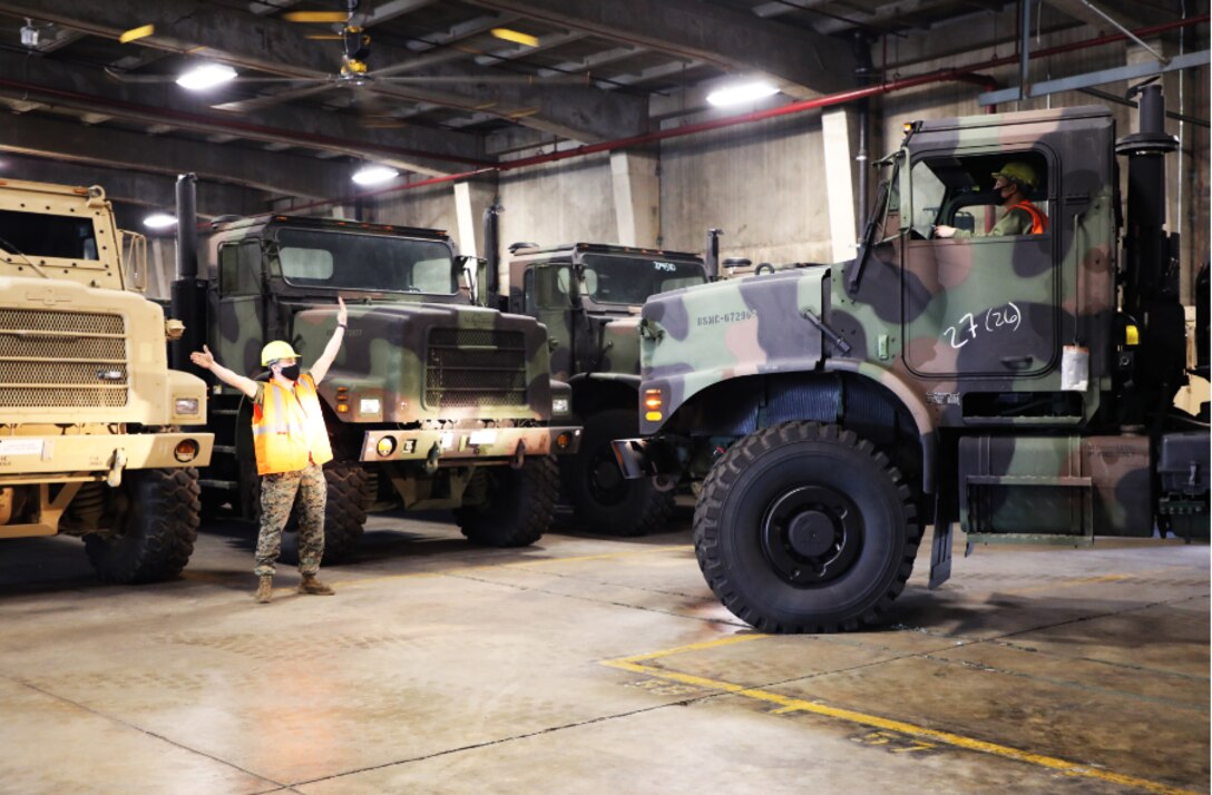 LOGCOM PROVIDES INNOVATIVE TRAINING OPPORTUNITY TO 2ND MARINE LOGISTICS GROUP FOR MARITIME PREPOSITIONING EXERCISE, 5 MAR 2021